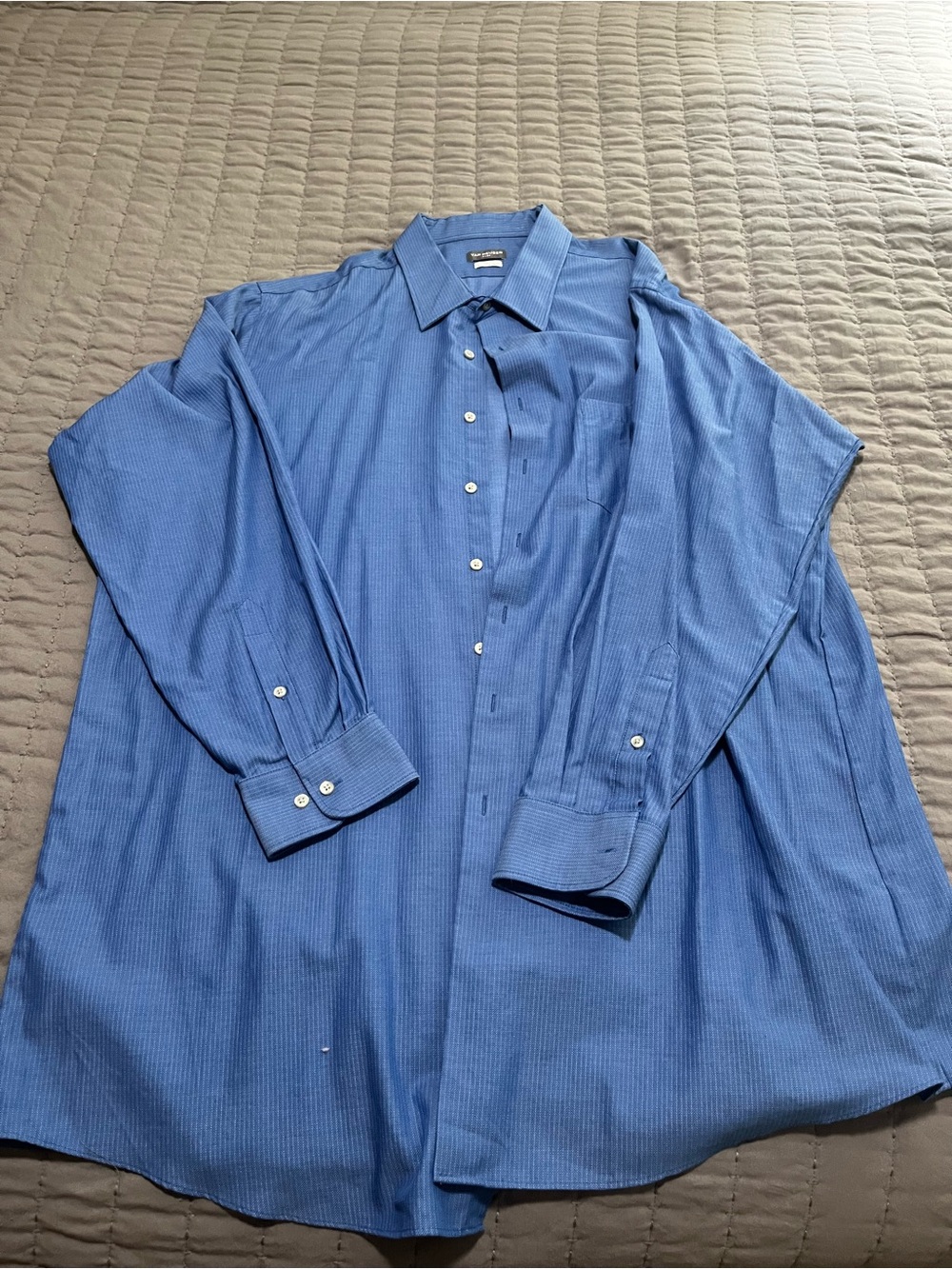 Van Heusen Blue Herringbone Men's Dress Shirt Wrinkle Free Spread Collar